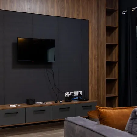 Dioroh Meteora 303 شقة كالامباكا